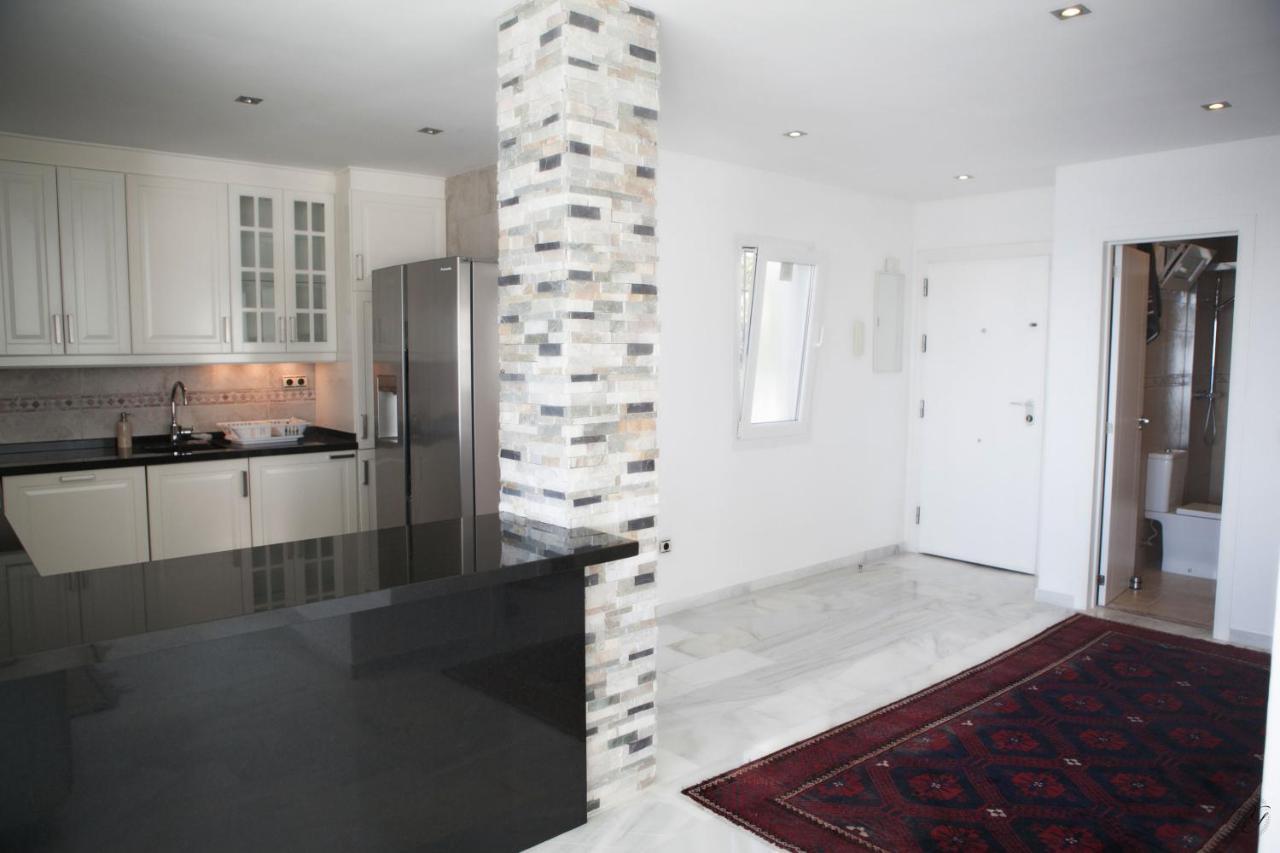 Ferienwohnung Luxury Puerto Banus Penthouse With Parking & Wi-Fi Marbella Exterior foto