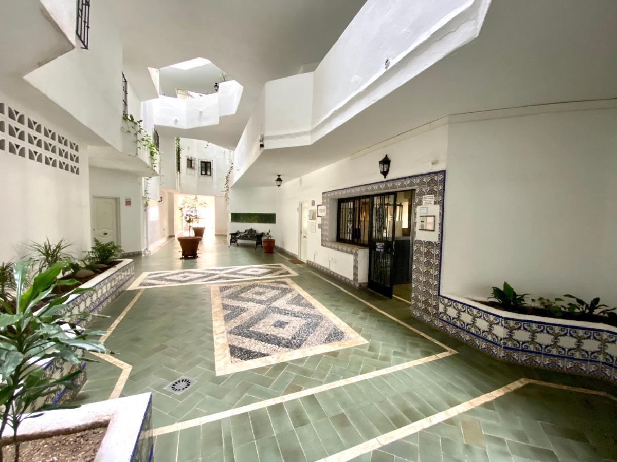 Ferienwohnung Luxury Puerto Banus Penthouse With Parking & Wi-Fi Marbella Exterior foto