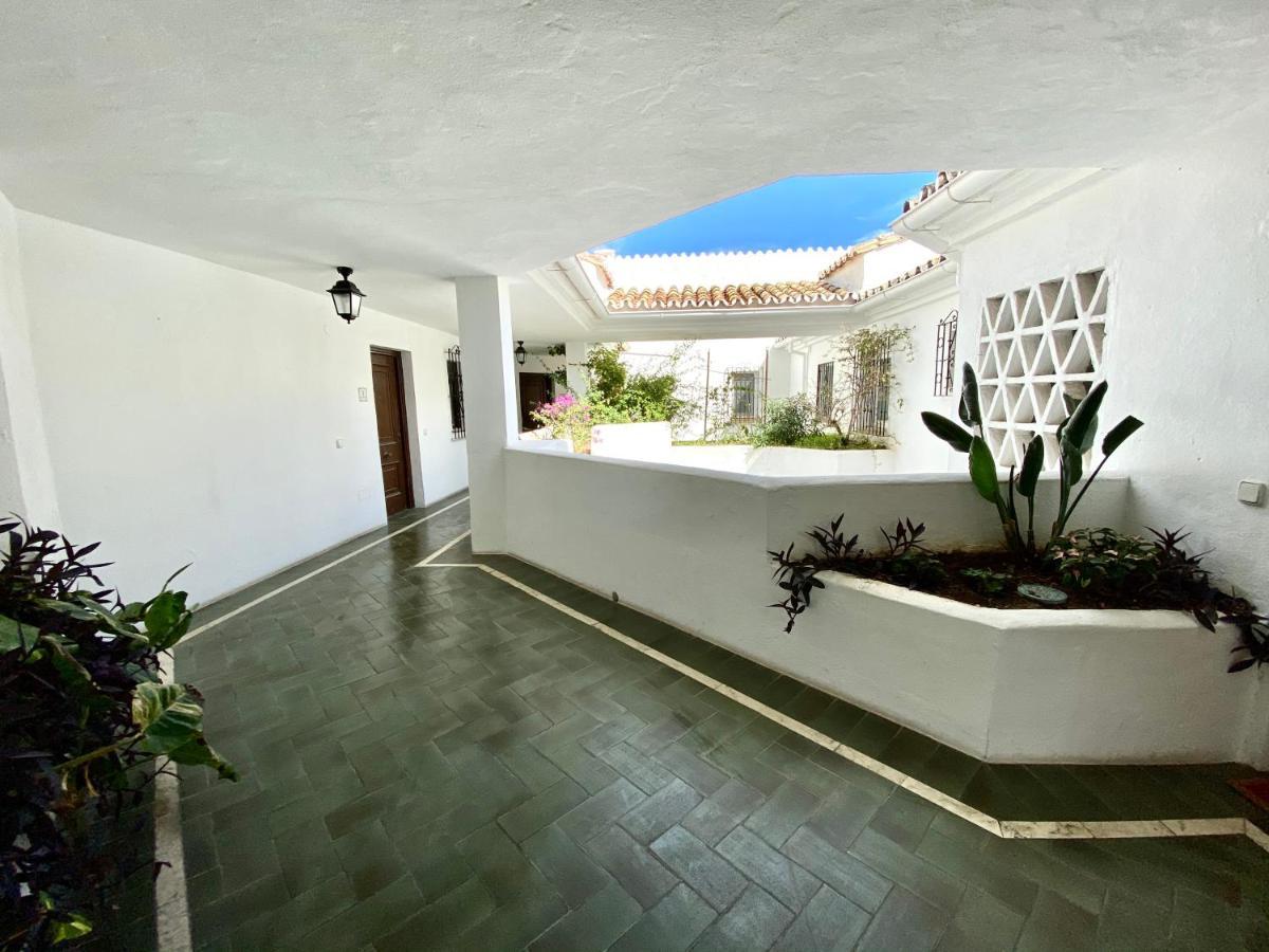 Ferienwohnung Luxury Puerto Banus Penthouse With Parking & Wi-Fi Marbella Exterior foto