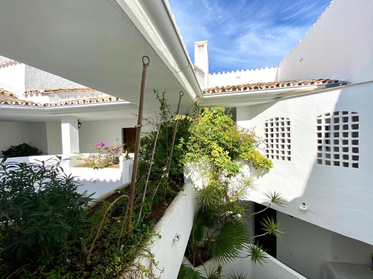 Ferienwohnung Luxury Puerto Banus Penthouse With Parking & Wi-Fi Marbella Exterior foto