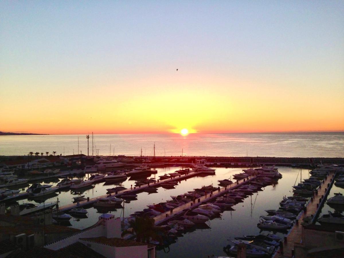 Ferienwohnung Luxury Puerto Banus Penthouse With Parking & Wi-Fi Marbella Exterior foto